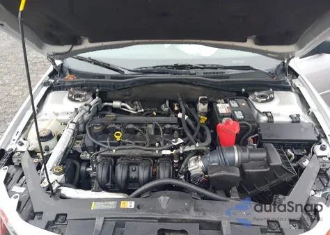 2011 Ford Fusion S z USA, uszkodzony, nr VIN 3FAHP0GA2BR254783